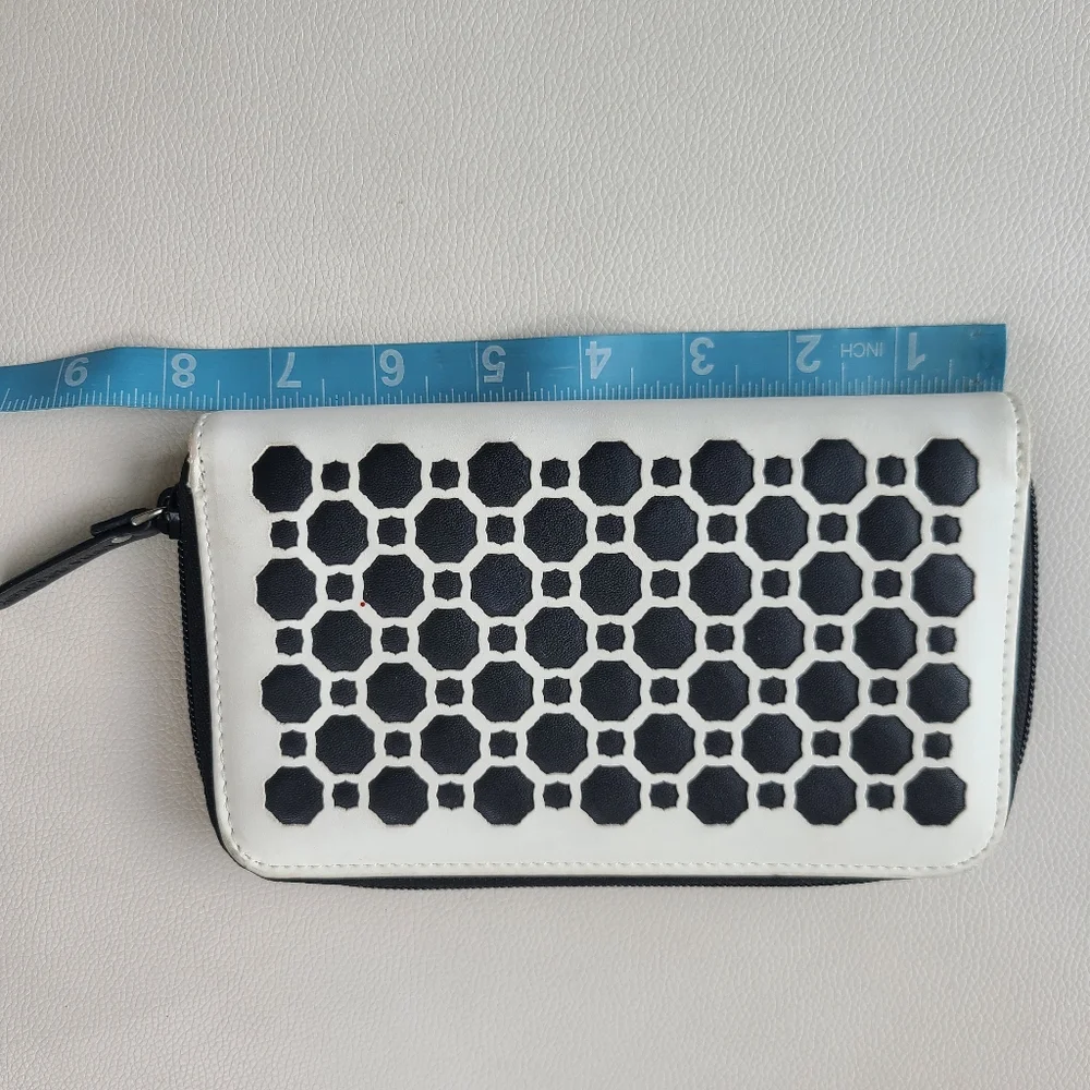 Vera Bradley - midnight - laser-cut geometric wallet - Picture 12 of 13